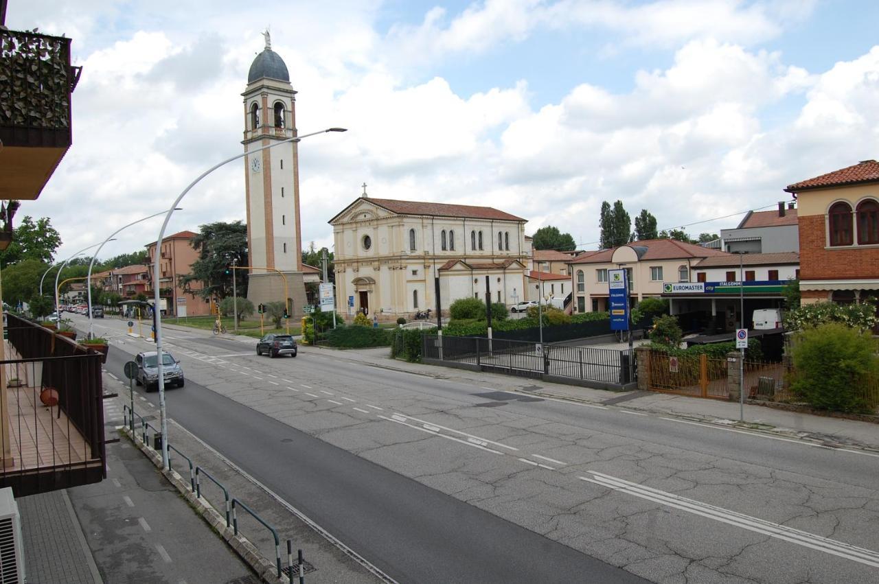 Locazione Turistica Elite Parco Brentelle Bed & Breakfast - Chiesanuova 135 E 167 Padova Exterior photo